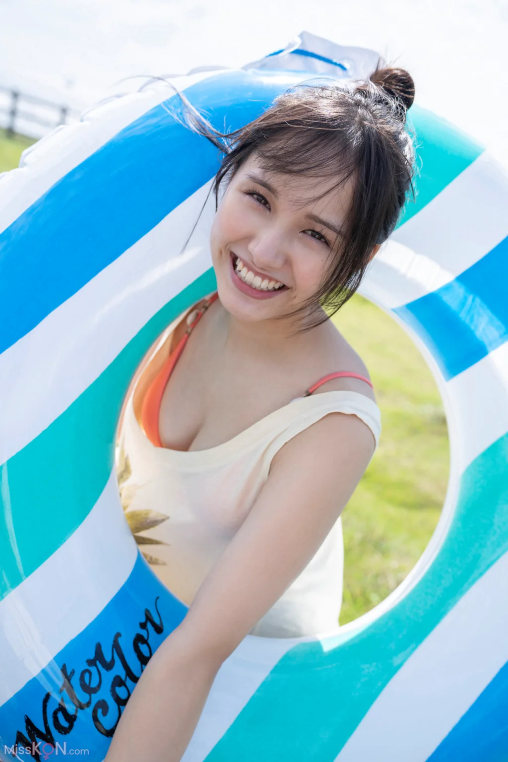 [JP] Mayu Niiya (新谷真由): ヤングガンガンデジタル限定写真集「島の奇跡」 (60 photos) – Page 2