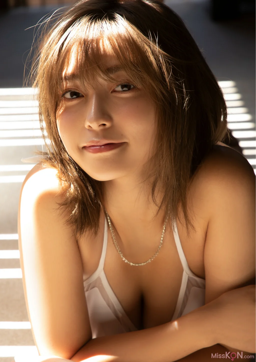 [JP] Otono Sakurai (櫻井おとの): 熱帯魚 スピサン グラビアフォトブック (45 photos)