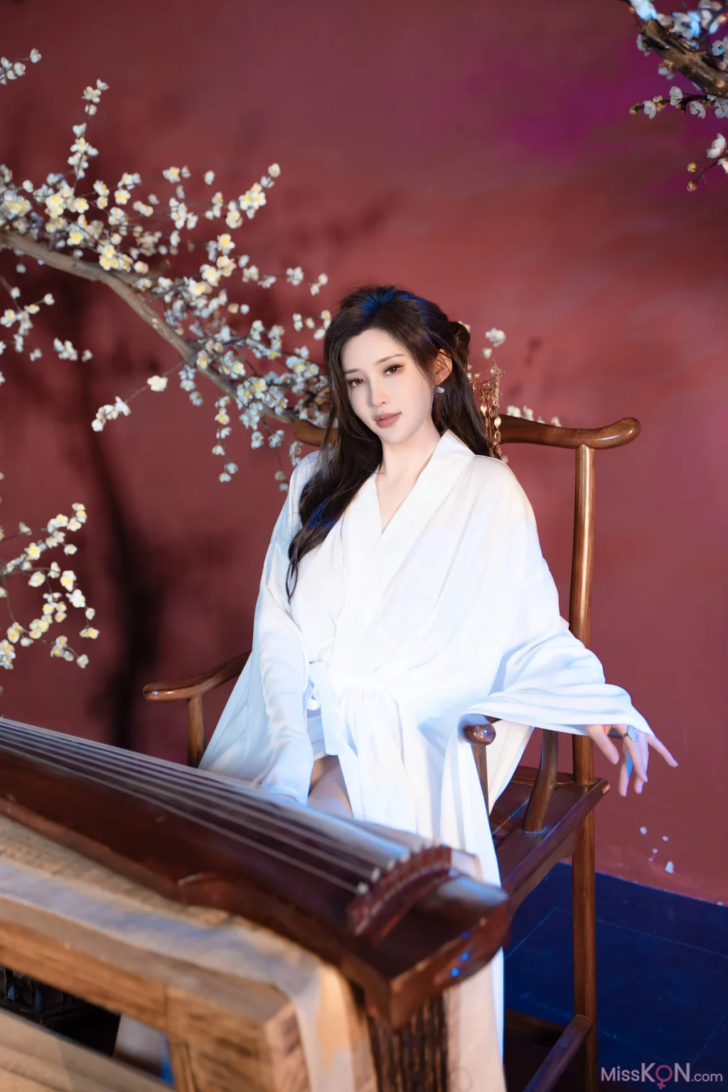 [内购无水印] 周妍希: 秀人网模特 白衣仙子 (104 photos)