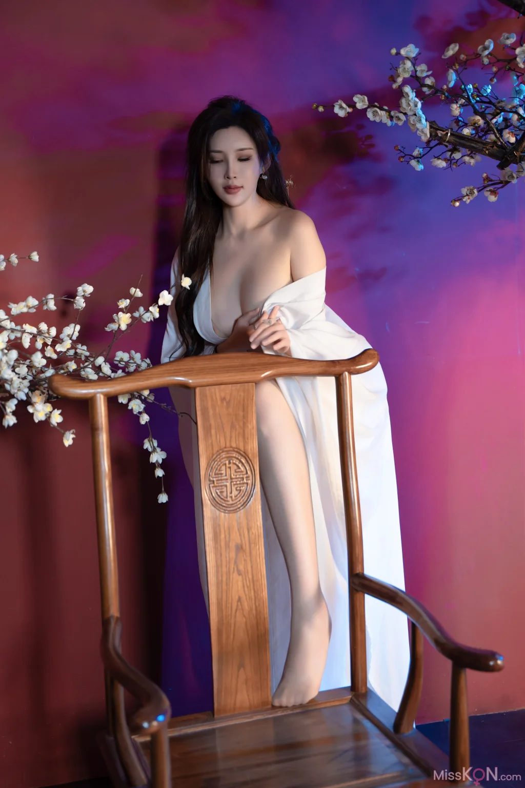 [内购无水印] 周妍希: 秀人网模特 白衣仙子 (104 photos)