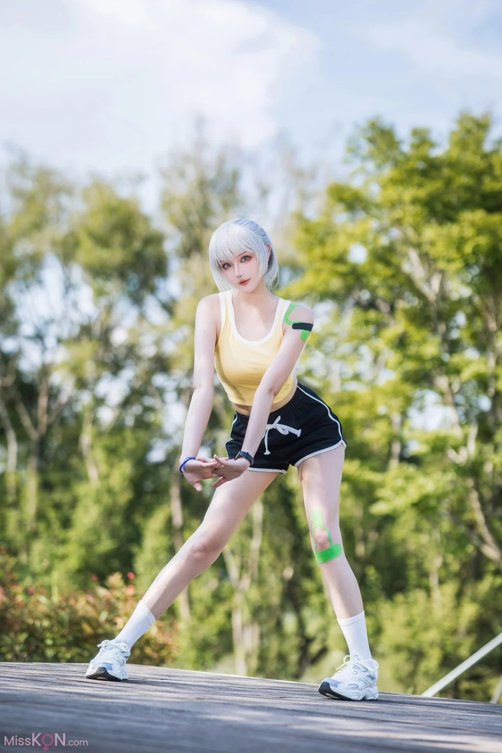 Coser@瓜希酱: 灵笼-白月魁运动服 (15 photos)