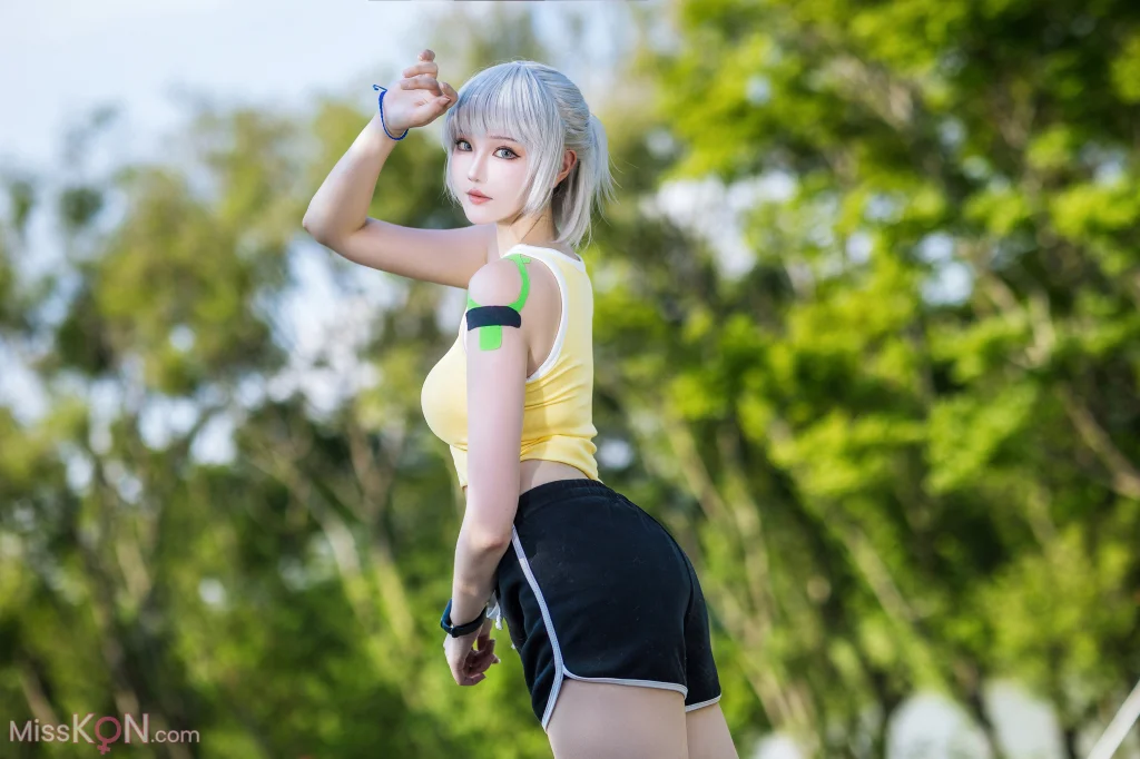 Coser@瓜希酱: 灵笼-白月魁运动服 (15 photos)
