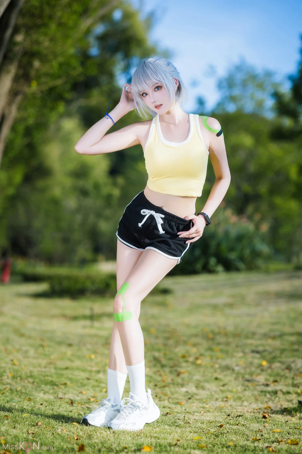 Coser@瓜希酱: 灵笼-白月魁运动服 (15 photos)
