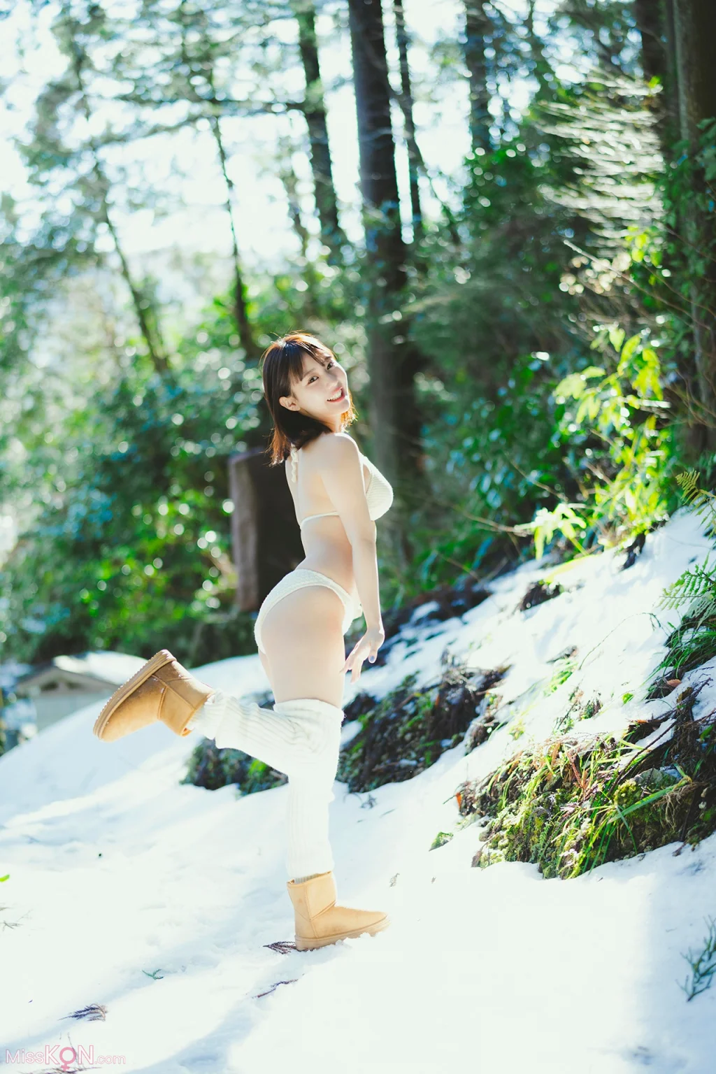 [JP] Miku Tanaka (田中美久): ヤングガンガンデジタル限定写真集「銀世界」 (84 photos)