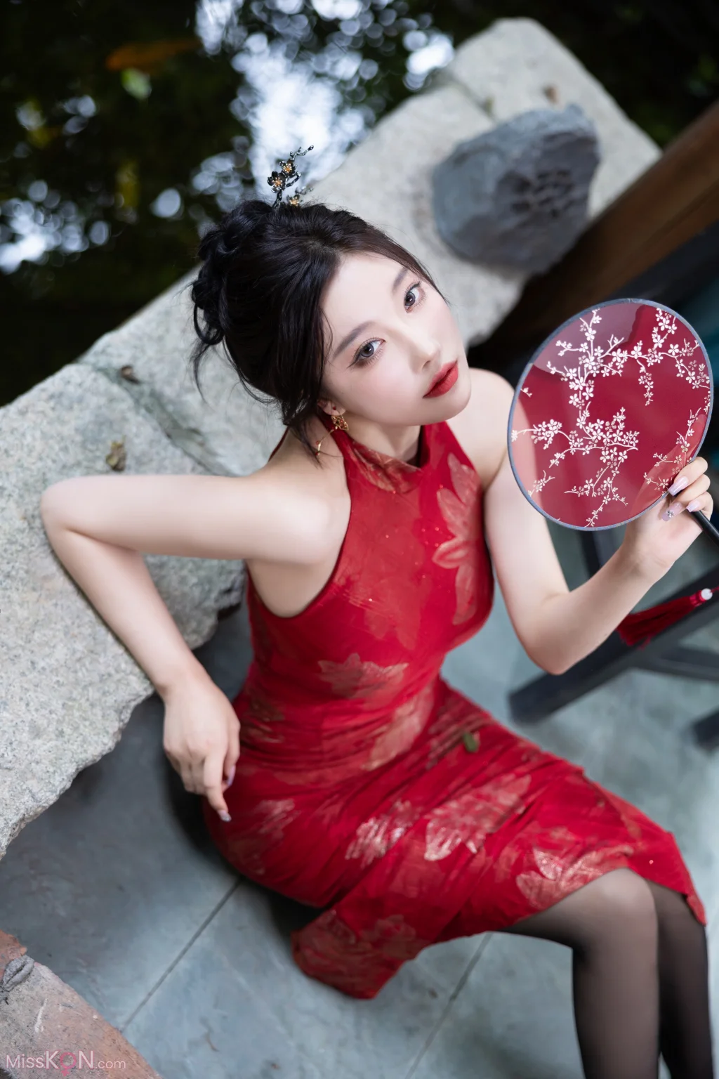 [内购无水印] Yang Chen Chen (杨晨晨Yome): 秀人网模特 红色旗袍 (109 photos) – Page 2