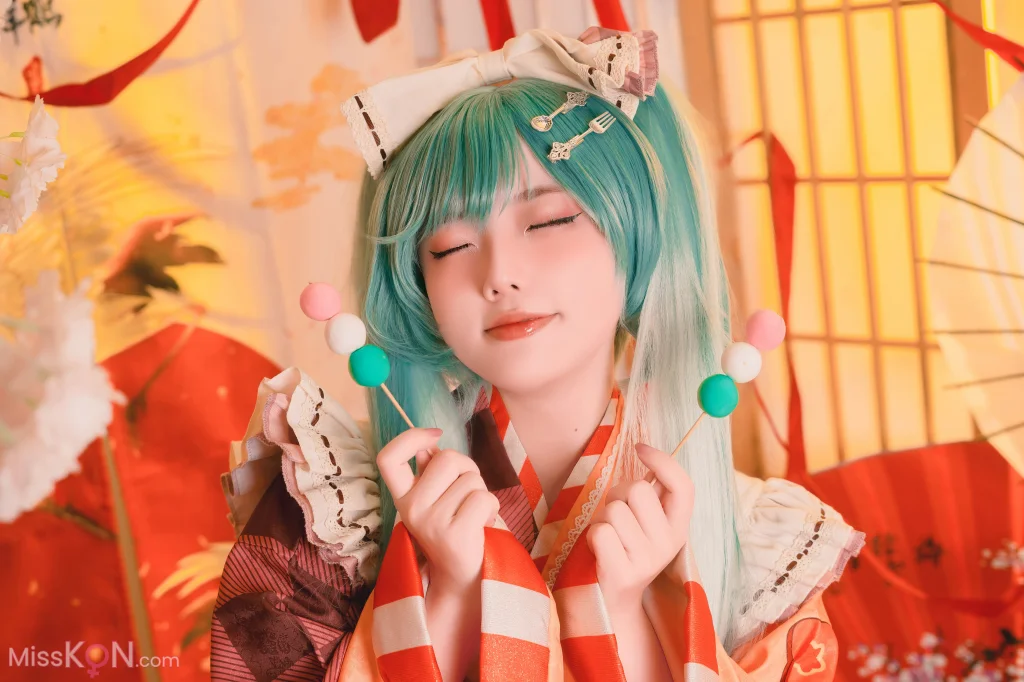 Coser@Messie Huang: Miku (76 photos)