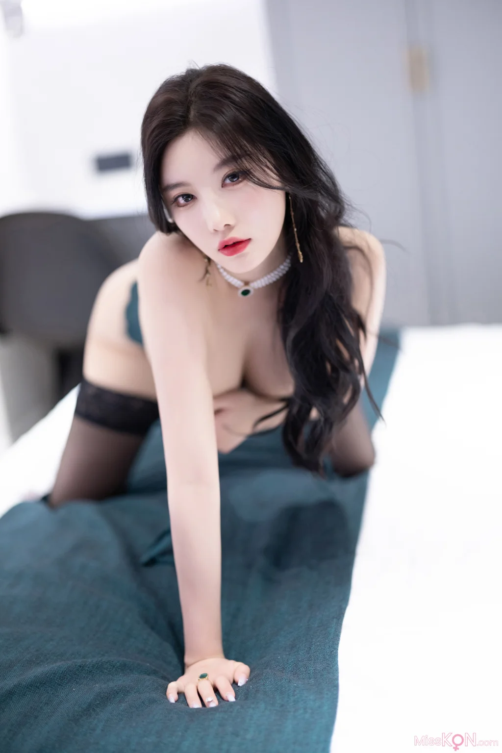 [内购无水印] Yang Chen Chen (杨晨晨Yome): 秀人网模特 高跟肉丝无内 (110 photos) – Page 3