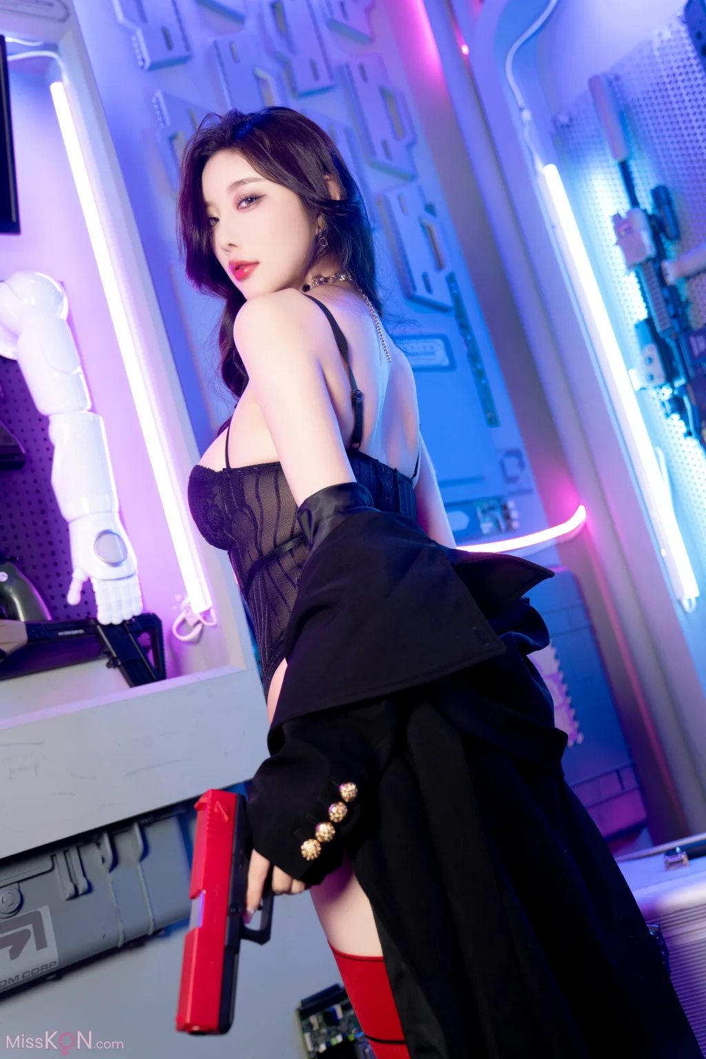 [内购无水印] Yang Chen Chen (杨晨晨Yome): 秀人网模特 开档情趣网袜 (102 photos)
