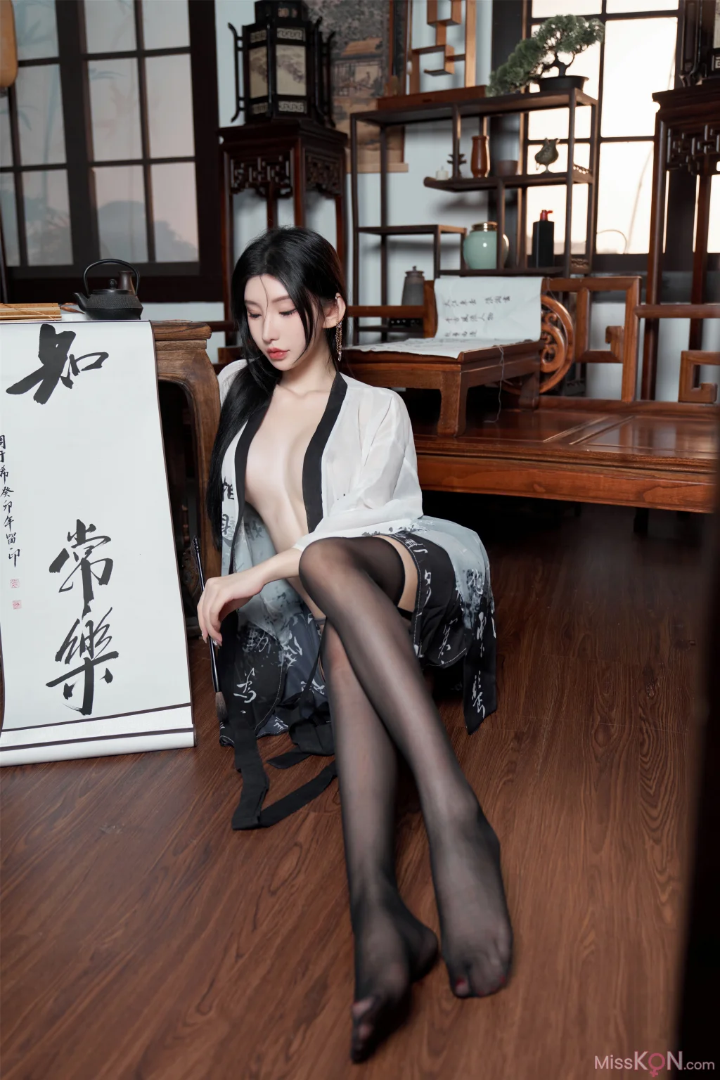 [内购无水印] Zhou Yuxi (周于希): 秀人网模特 铃铛血滴子 (90 photos) – Page 2