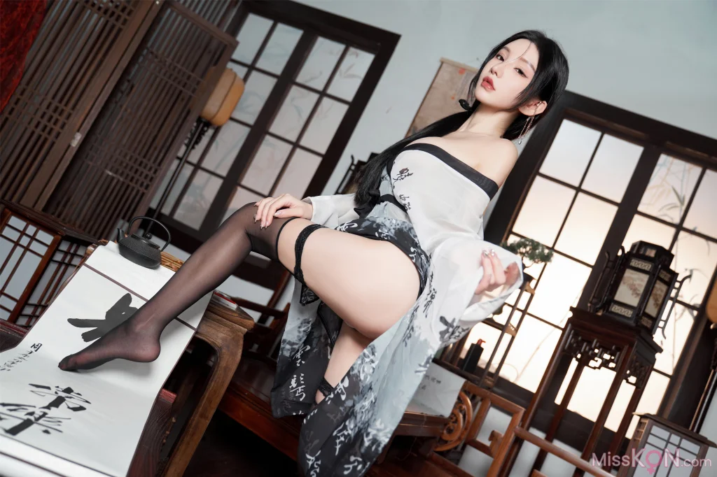 [内购无水印] Zhou Yuxi (周于希): 秀人网模特 铃铛血滴子 (90 photos) – Page 2