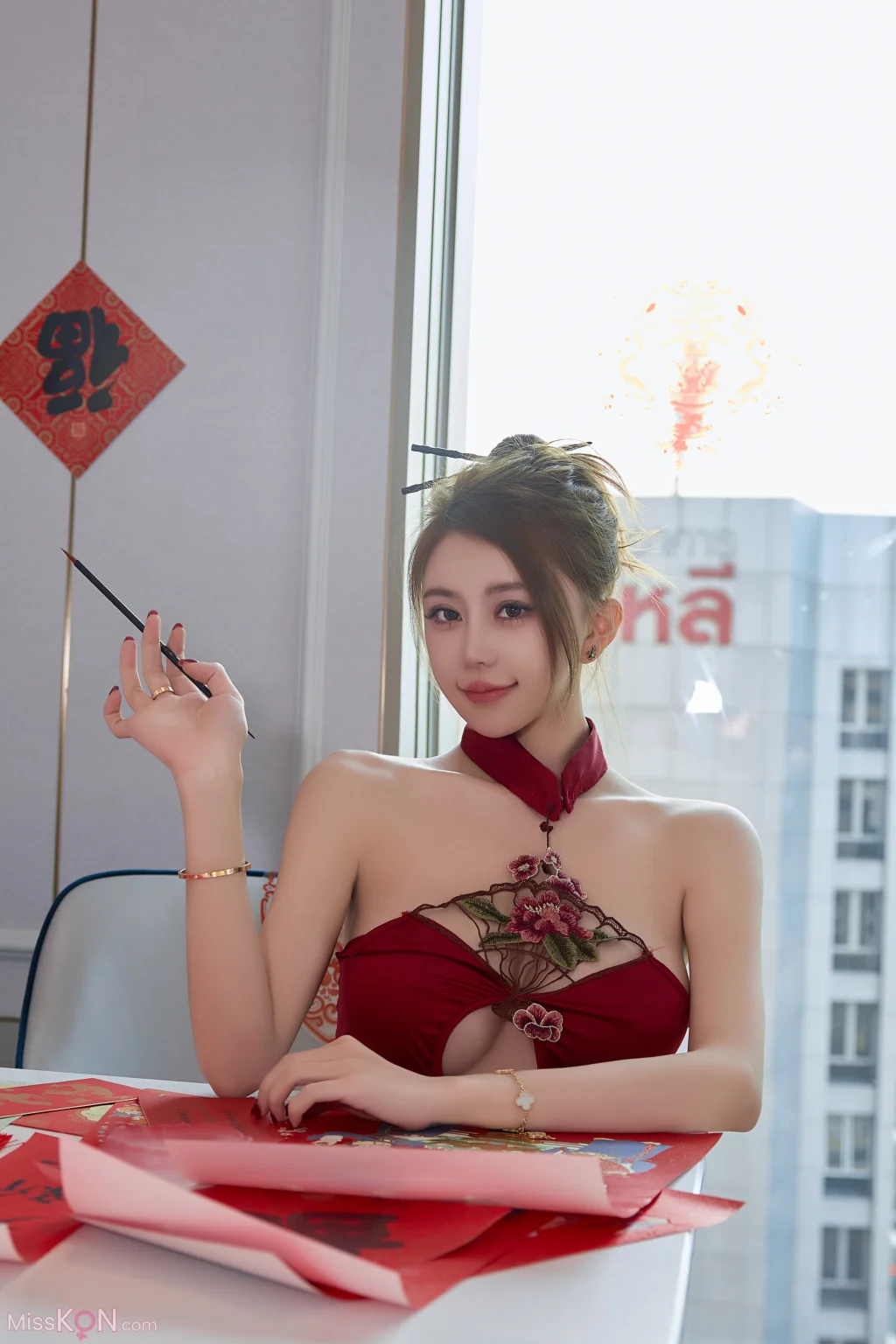 [内购无水印] tina_甜仔: 秀人网模特 新年主题 内购无水印 (85 photos)