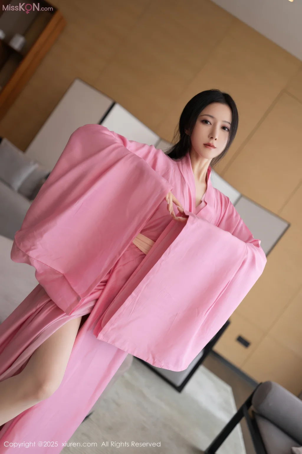 XIUREN No.11049: 鱼子酱Fish (83 photos)