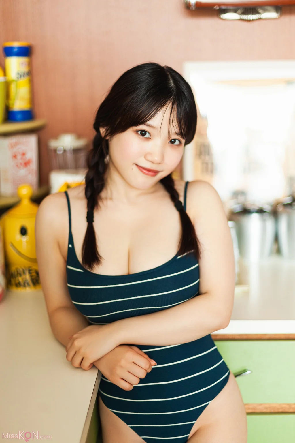 [JP] Minami Hori (堀みなみ): FRIDAYデジタル写真集 聖なるHカップ Vol.2 (60 photos) – Page 2