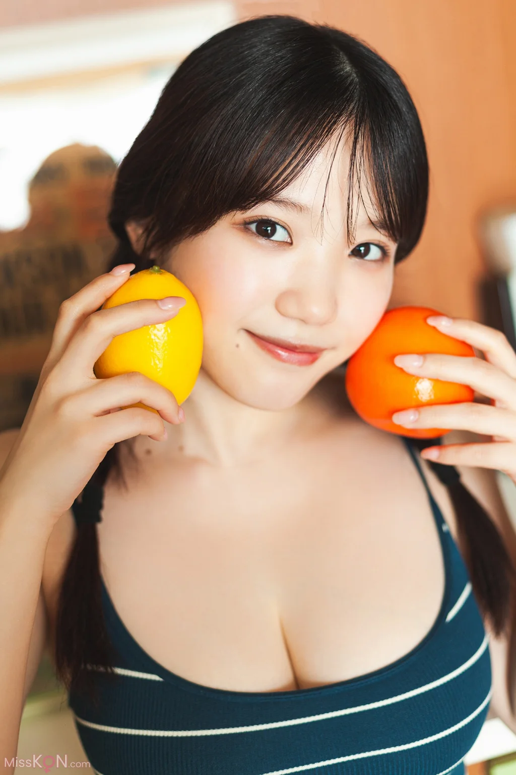 [JP] Minami Hori (堀みなみ): FRIDAYデジタル写真集 聖なるHカップ Vol.2 (60 photos) – Page 2