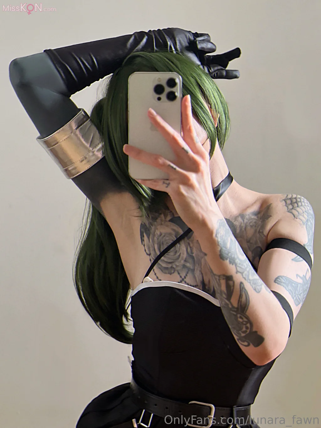Lunara Fawn: 尤贝尔 (12 photos + 2 videos)