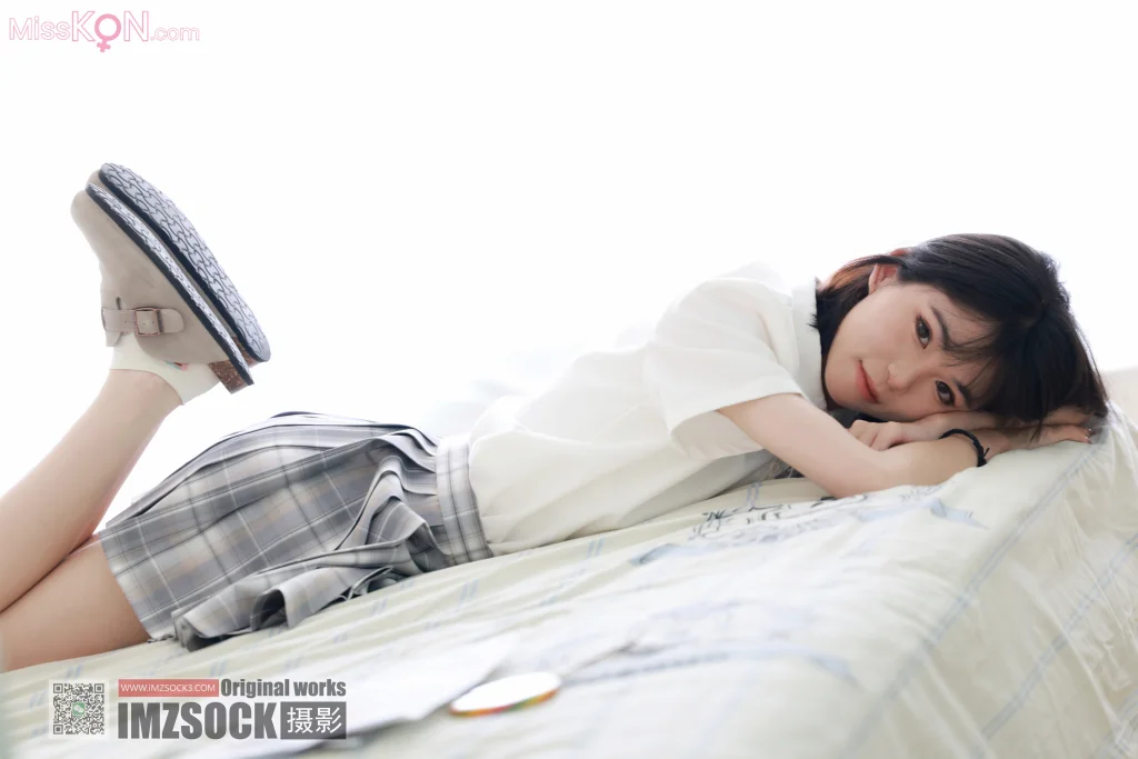[MZSOCK爱美足] No.344: 秋秋 (121 photos + 1 video)