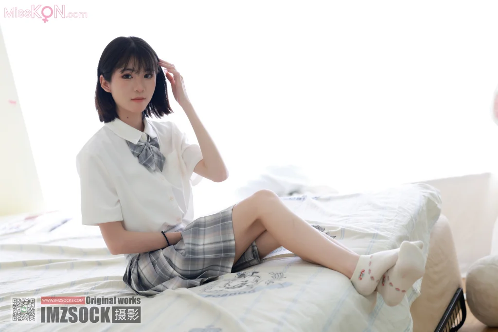 [MZSOCK爱美足] No.344: 秋秋 (121 photos + 1 video)
