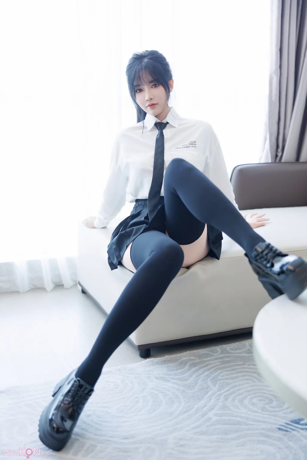 [内购无水印] Na Bi (娜比): 秀人网模特 学生装 (136 photos)