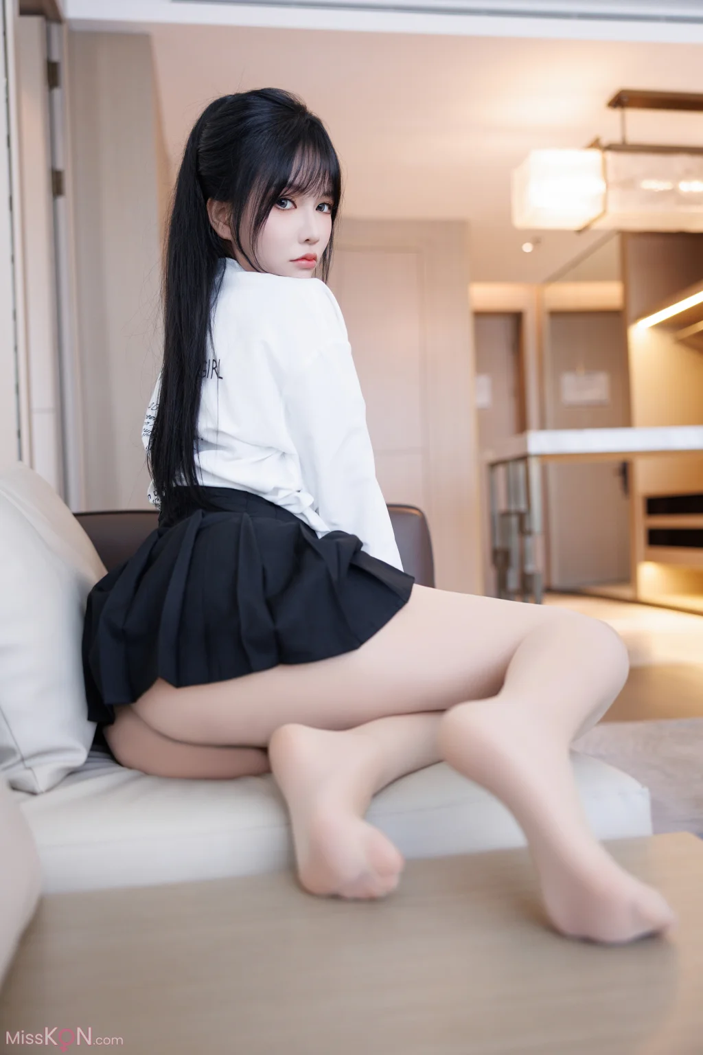 [内购无水印] Na Bi (娜比): 秀人网模特 学生装 (136 photos)