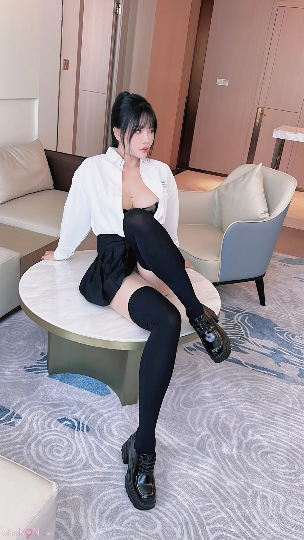[内购无水印] Na Bi (娜比): 秀人网模特 学生装 (136 photos) – Page 2