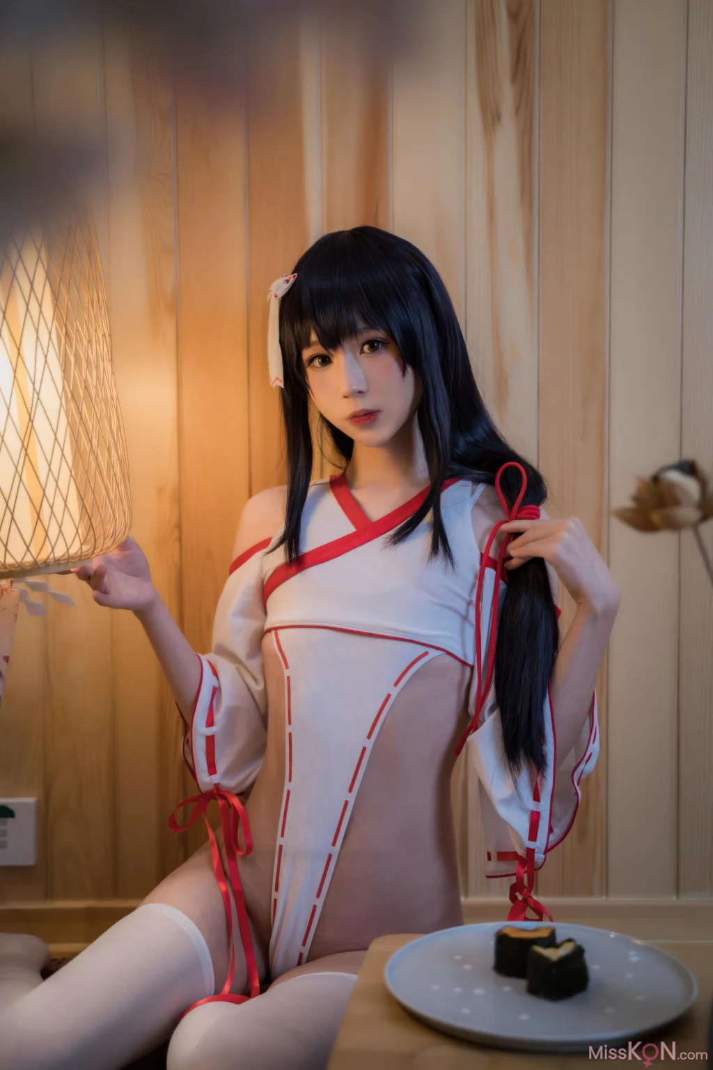 Coser@西园寺南歌: 妈妈子巫女 (30 photos)