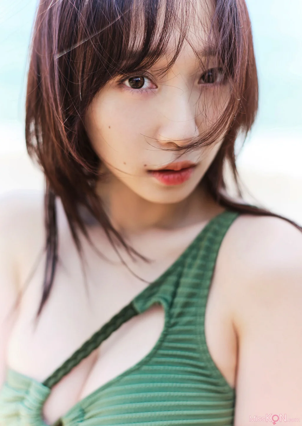 [JP] Moe Iori (伊織もえ): 初夏捕獲計画 スピサン グラビアフォトブック (60 photos)