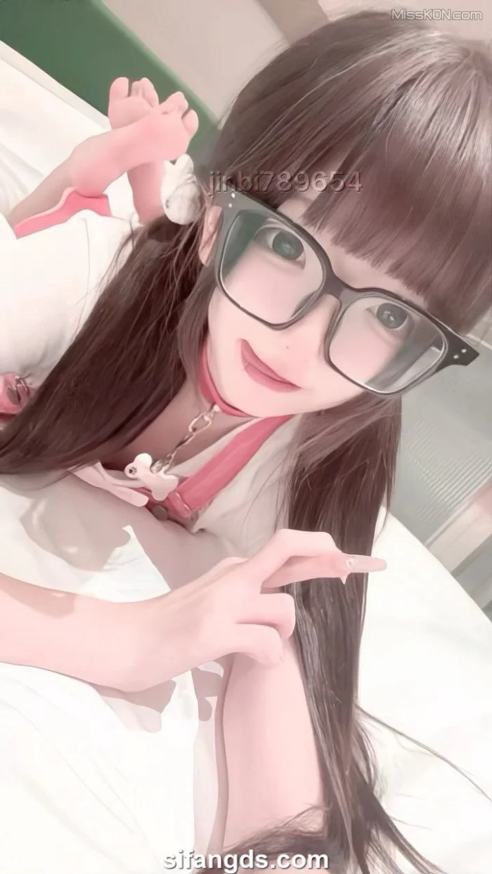 金币崽: 神颜露脸清纯博主 与金主爸爸3P (115 photos + 55 videos) – Page 2