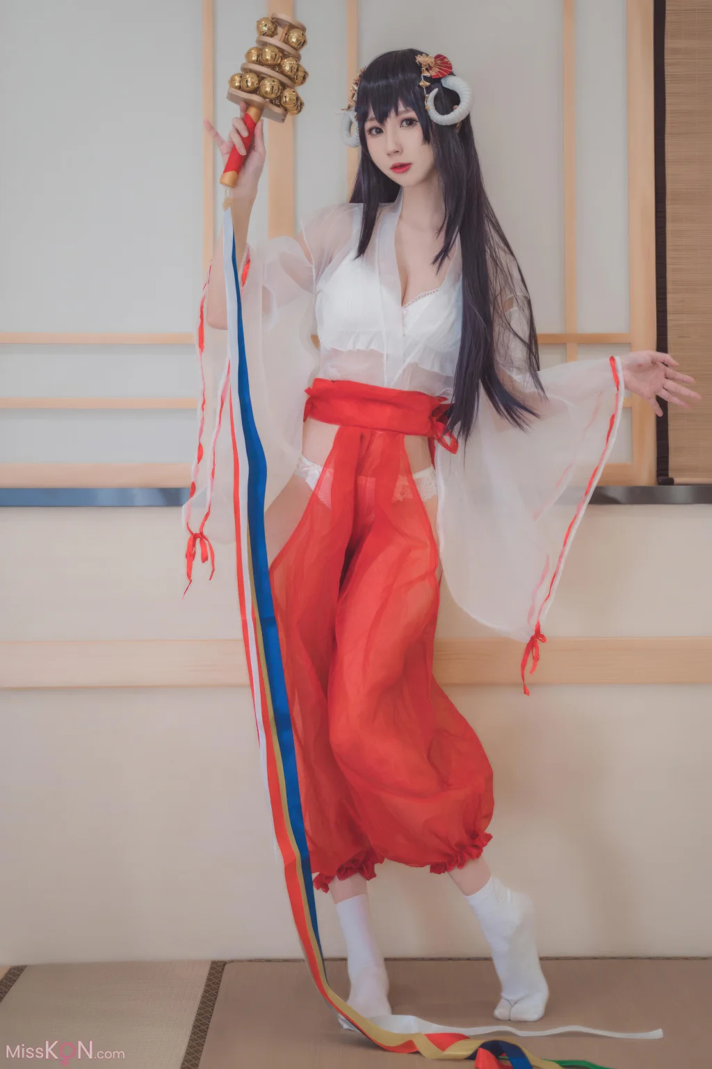 Coser@西园寺南歌: 透明巫女 (30 photos)