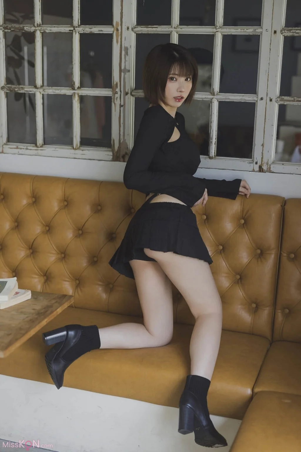 [JP] Enako (えなこ): ヤングガンガンデジタル限定写真集「おとなmode」 (59 photos)