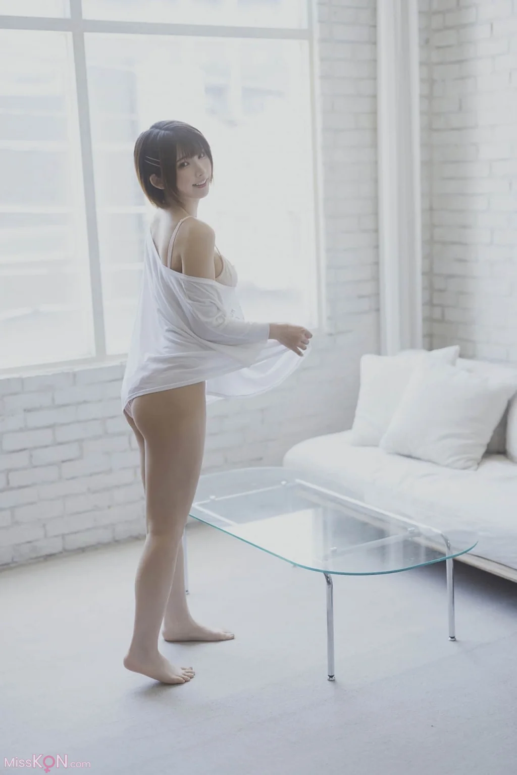 [JP] Enako (えなこ): ヤングガンガンデジタル限定写真集「おとなmode」 (59 photos)