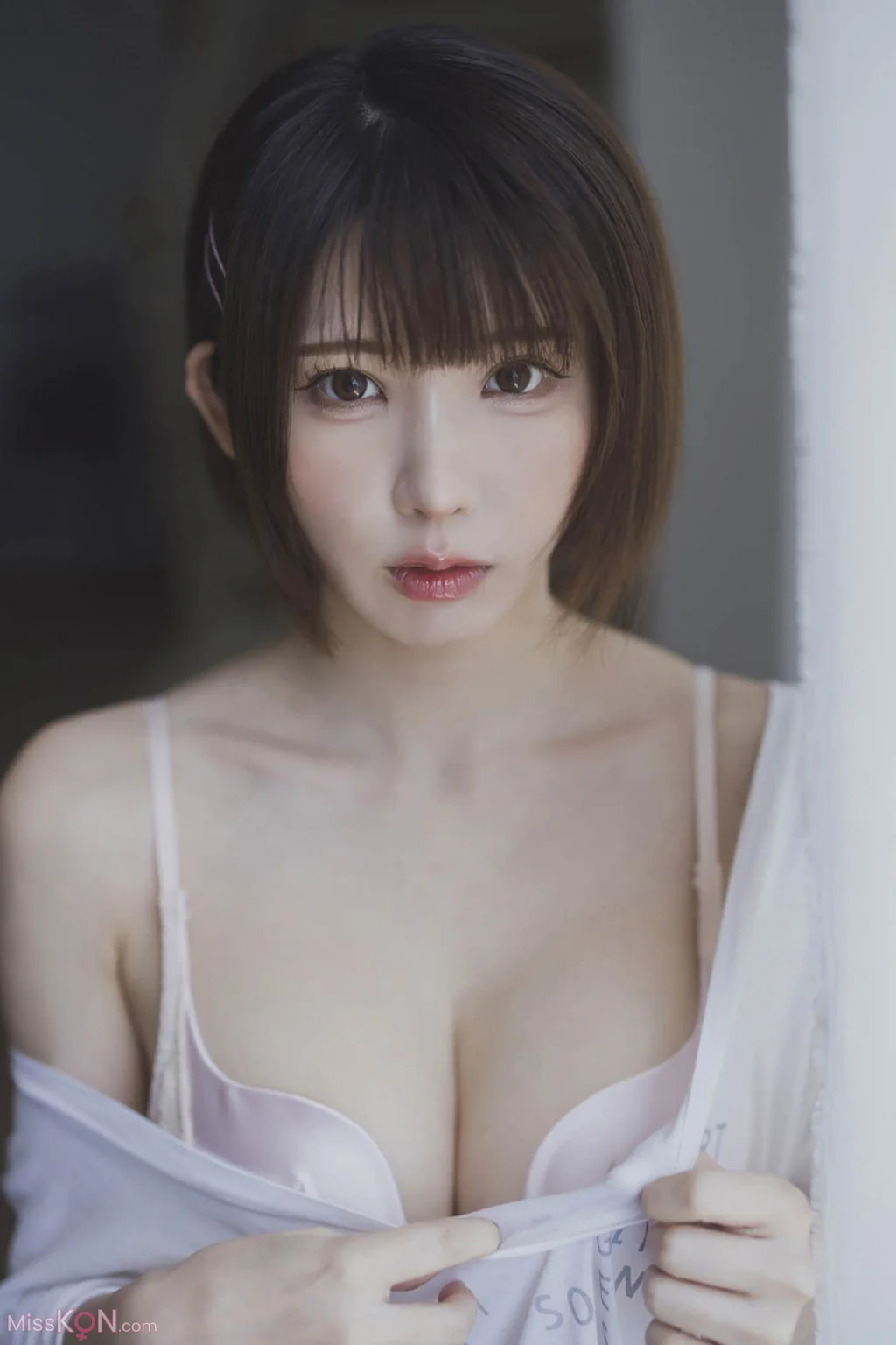 [JP] Enako (えなこ): ヤングガンガンデジタル限定写真集「おとなmode」 (59 photos)