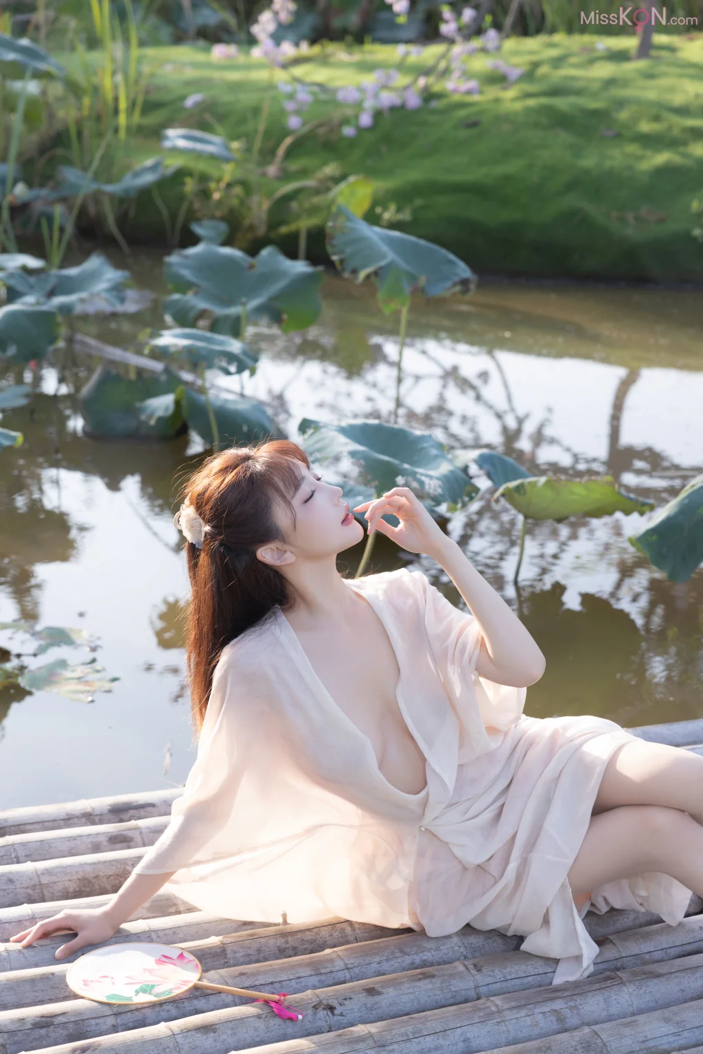 [内购无水印] Lu Xuan Xuan (陆萱萱): 秀人网模特 荷花 (91 photos)