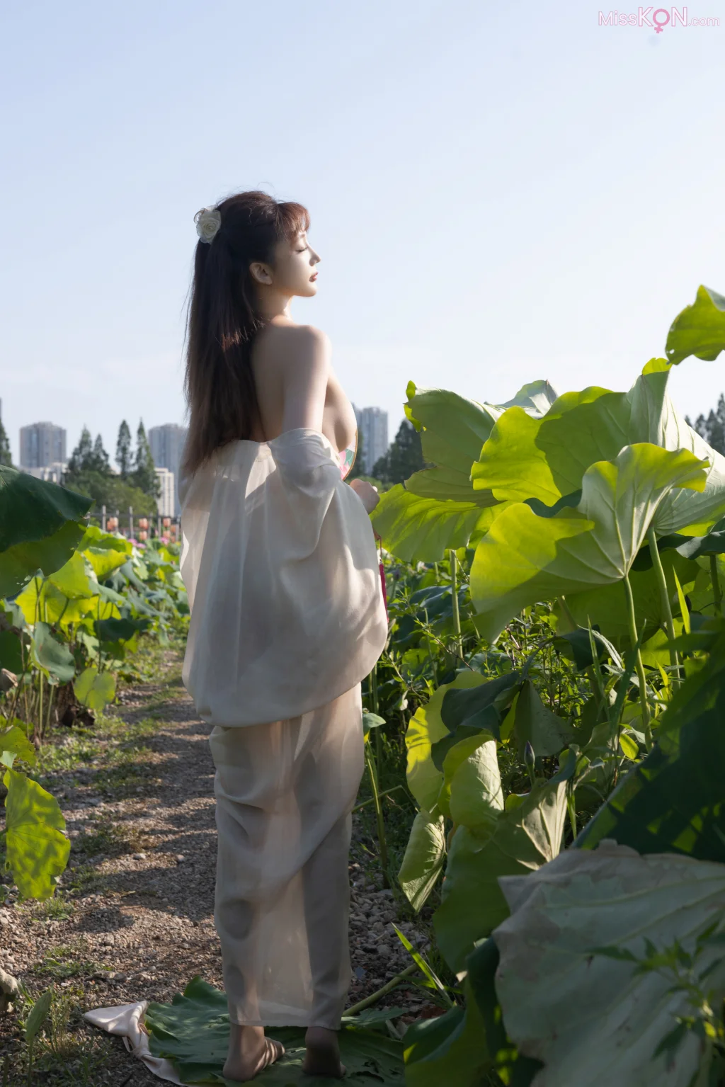 [内购无水印] Lu Xuan Xuan (陆萱萱): 秀人网模特 荷花 (91 photos)