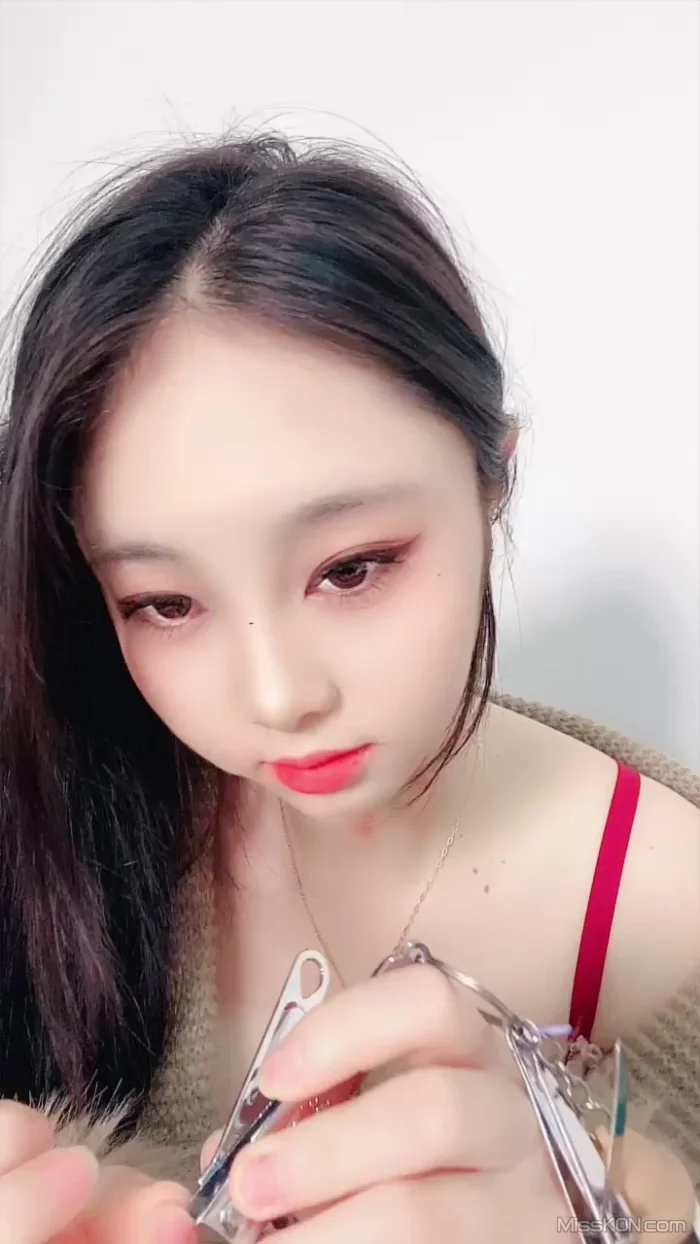 秦瑶: 皮肤很白的学生妹大秀 这种的才是极品 (27 photos + 5 videos) – Page 2