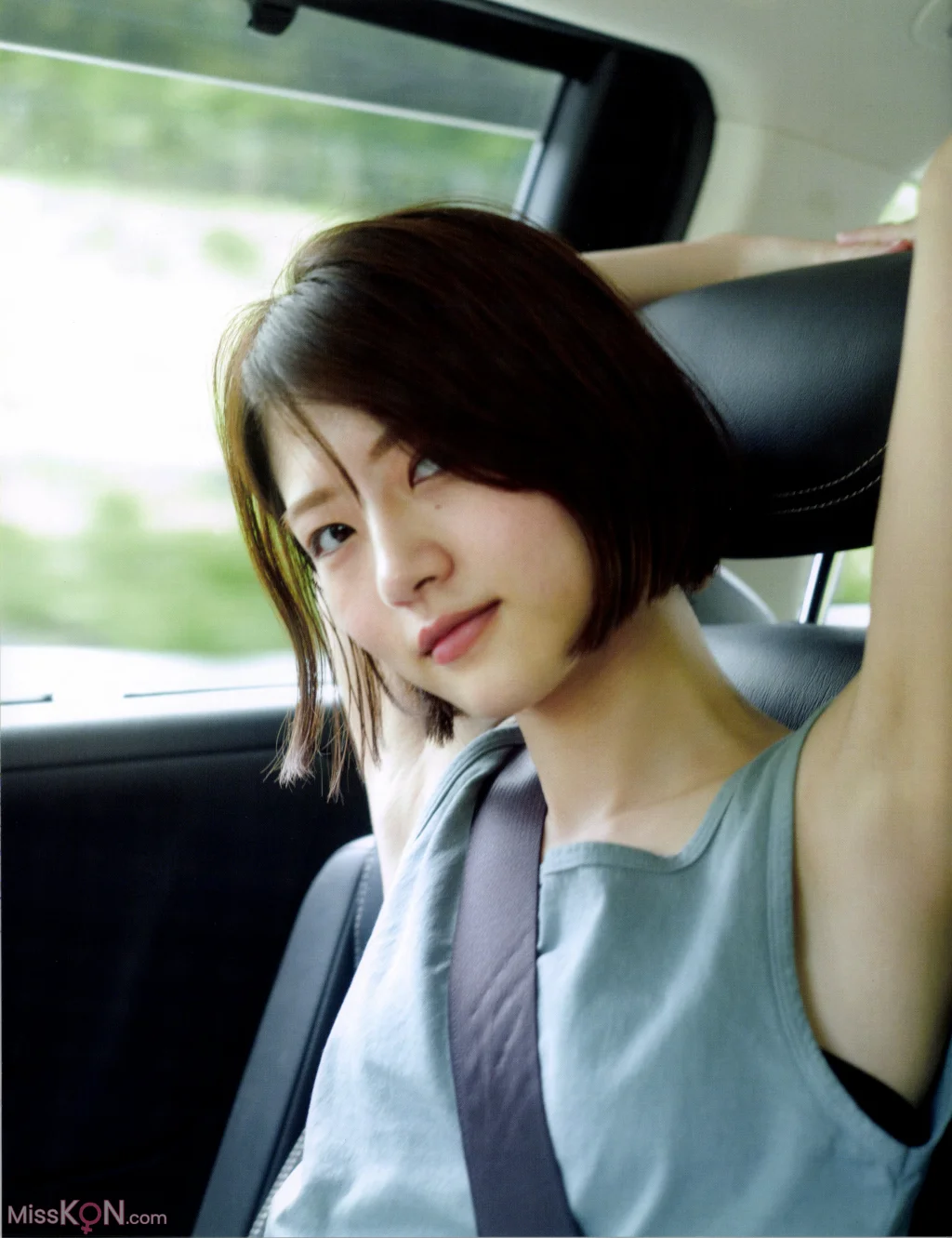 [JP] Yumi Wakatsuki (若月佑美): 写真集 アンド チョコレート (132 photos) – Page 2