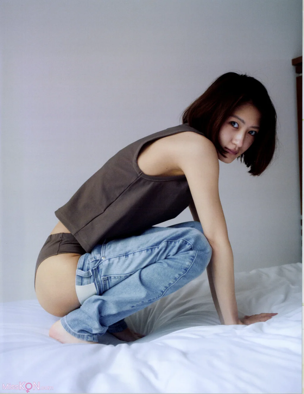 [JP] Yumi Wakatsuki (若月佑美): 写真集 アンド チョコレート (132 photos) – Page 2