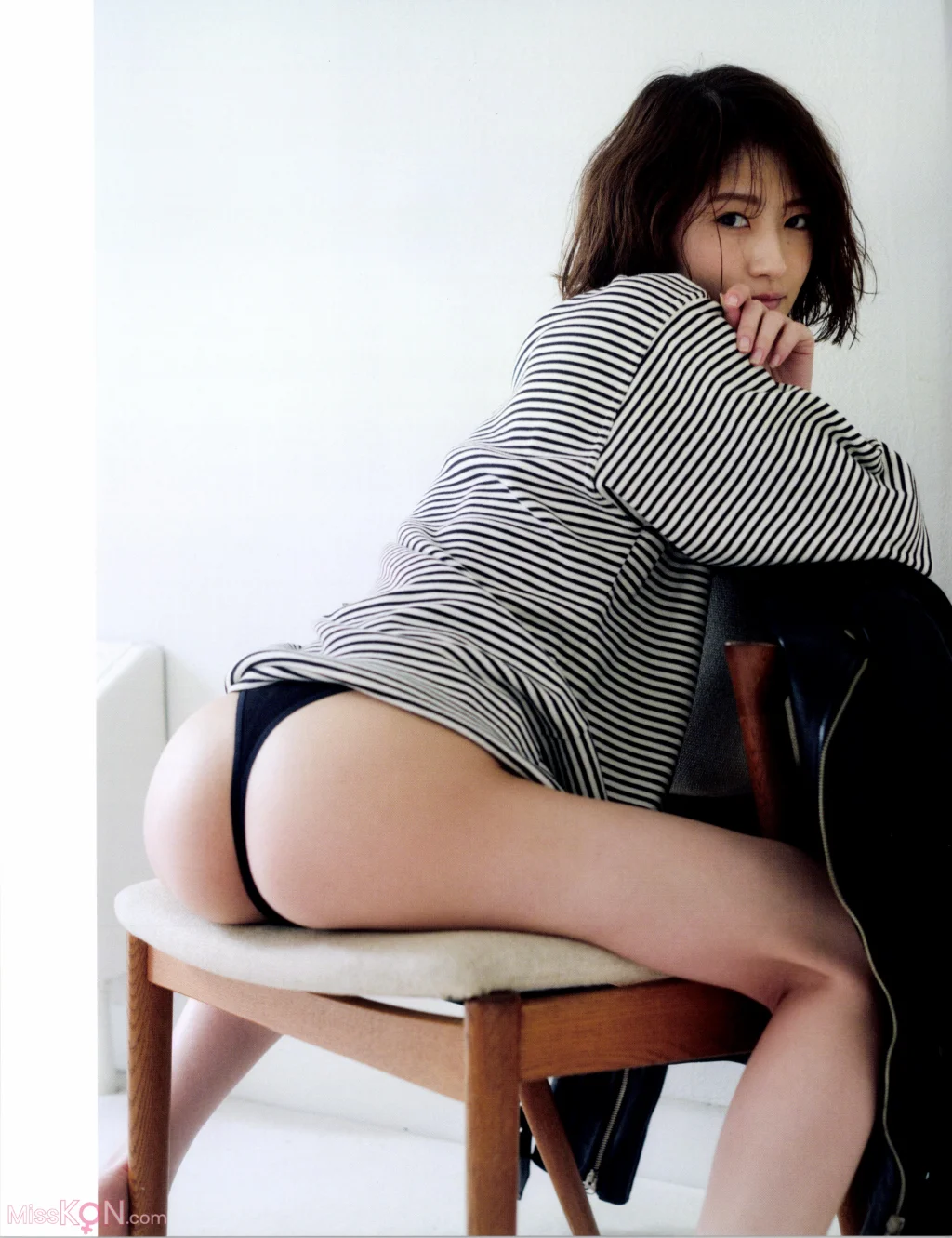 [JP] Yumi Wakatsuki (若月佑美): 写真集 アンド チョコレート (132 photos) – Page 3