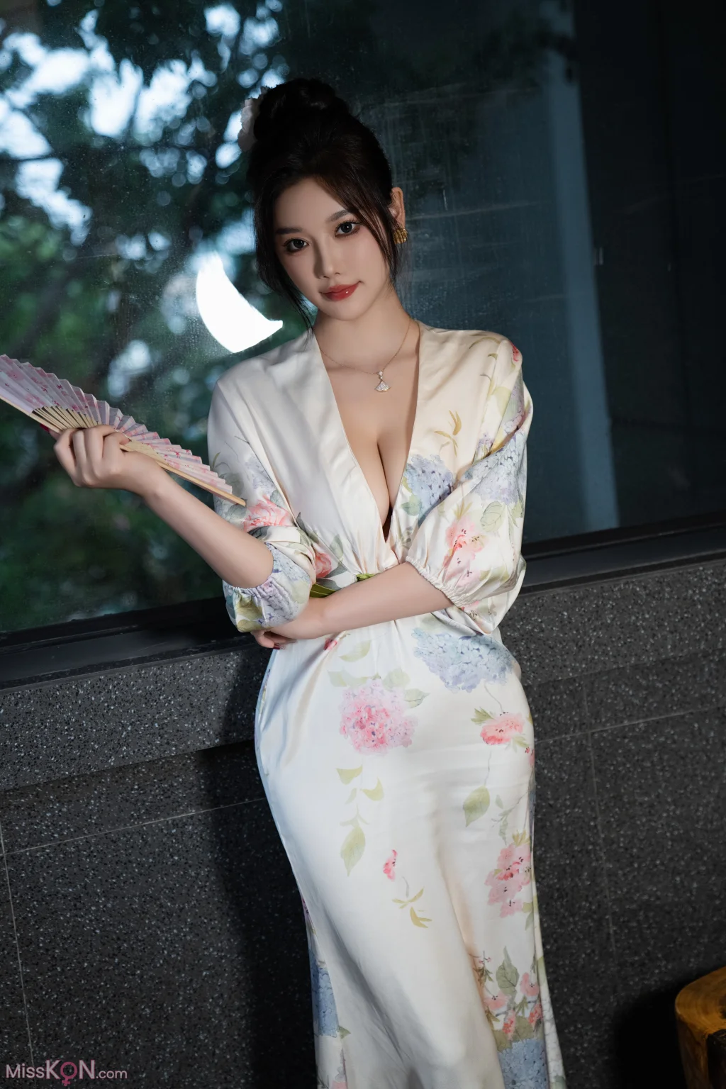 [内购无水印] Yang Chen Chen (杨晨晨Yome): 秀人网模特 红色情趣 (110 photos)