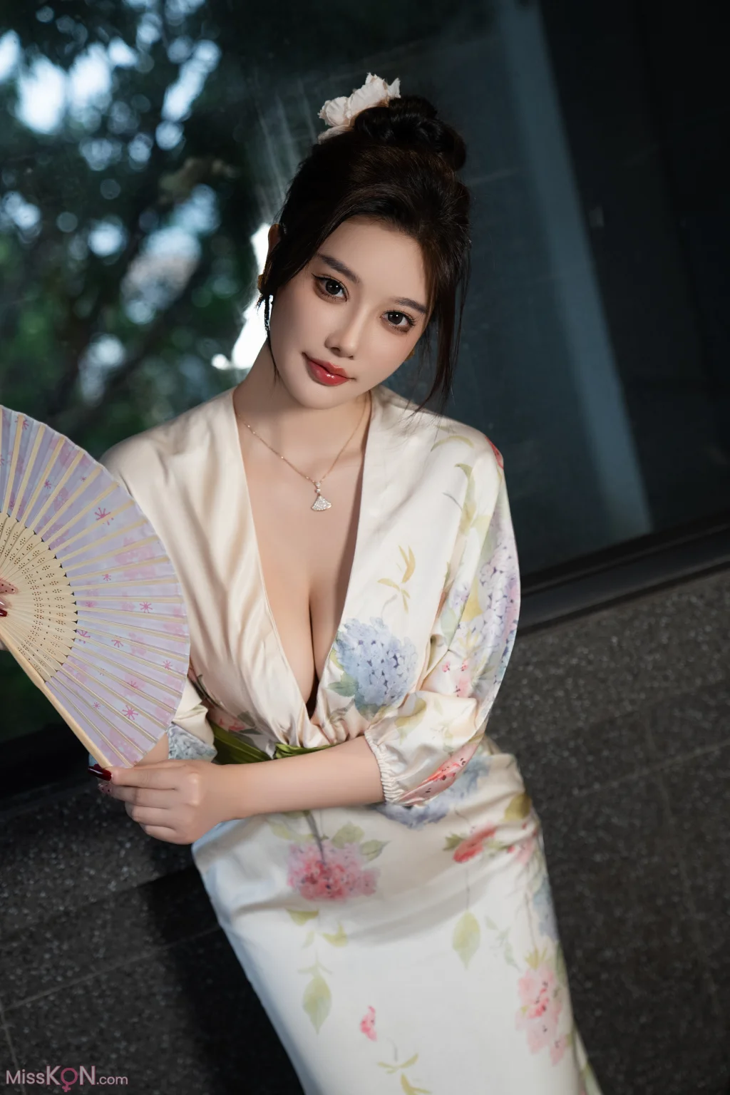 [内购无水印] Yang Chen Chen (杨晨晨Yome): 秀人网模特 红色情趣 (110 photos)