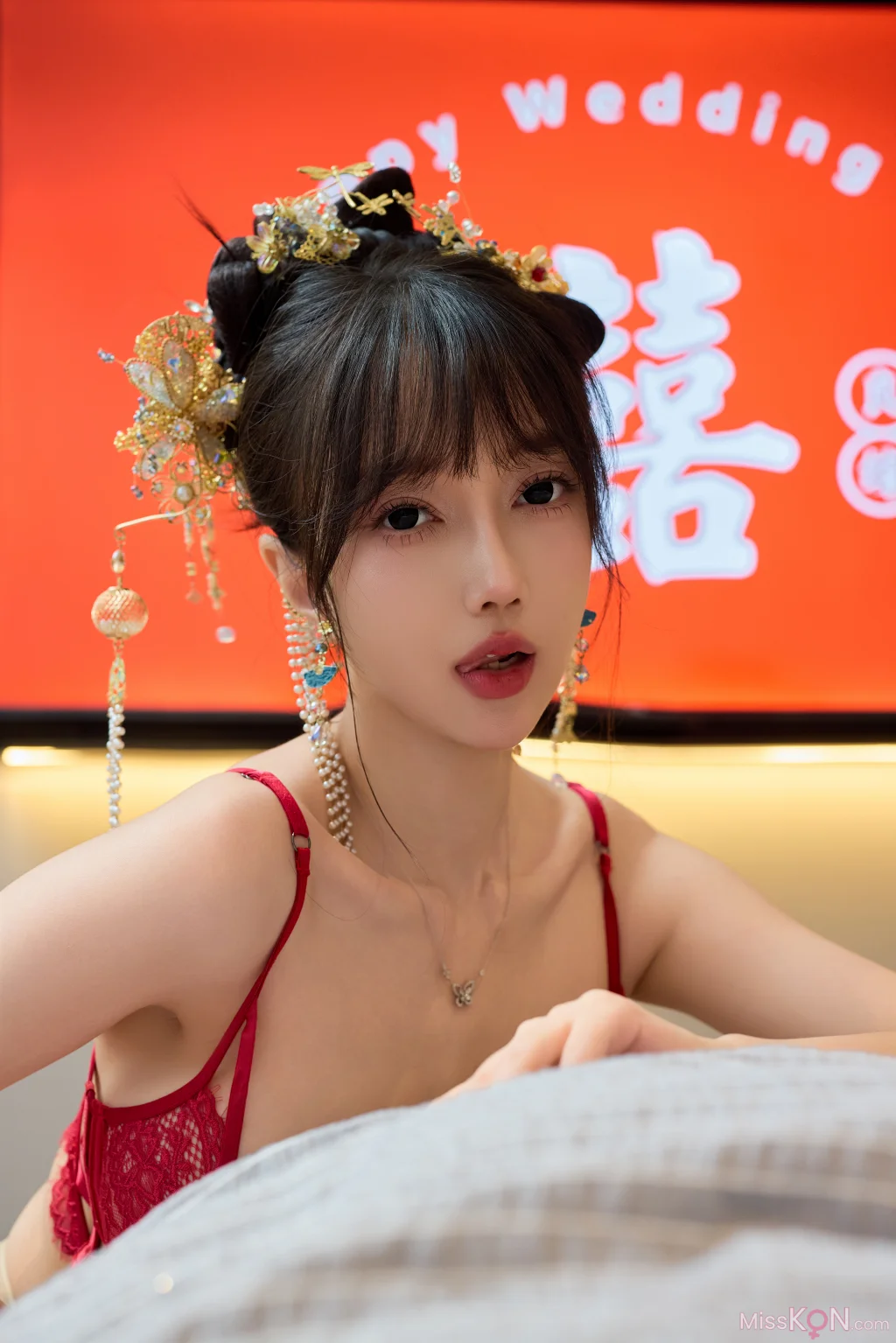 [内购无水印] 玥儿玥er: 秀人网模特 性感秀禾服 (84 photos) – Page 2
