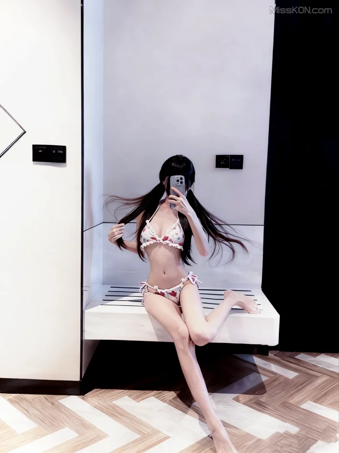 roo8888s(妮子): 抖音超美反差博主 颜值和身材确实顶 (63 photos + 19 videos) – Page 2