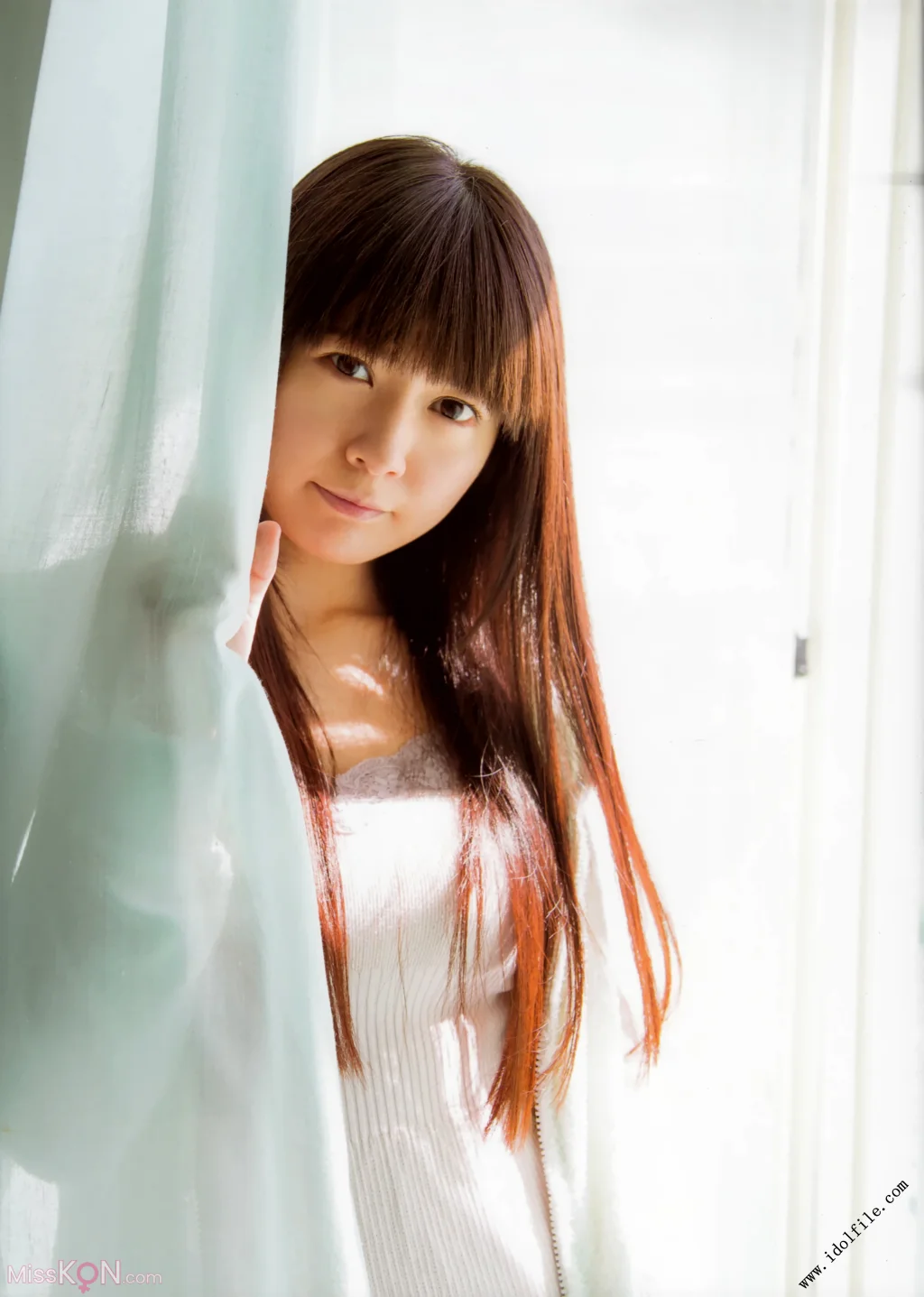 [JP] Ayana Taketatsu (竹達彩奈): 写真集 「あやちさん in ITALY」 (109 photos) – Page 2