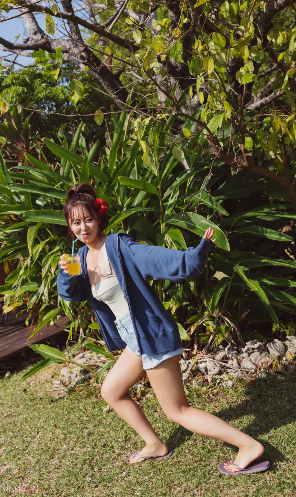 [JP] Yuka Iguchi (井口裕香): 写真集 MORE MORE MORE -Another Side- (カドカワエンタメムック) (94 photos) – Page 2