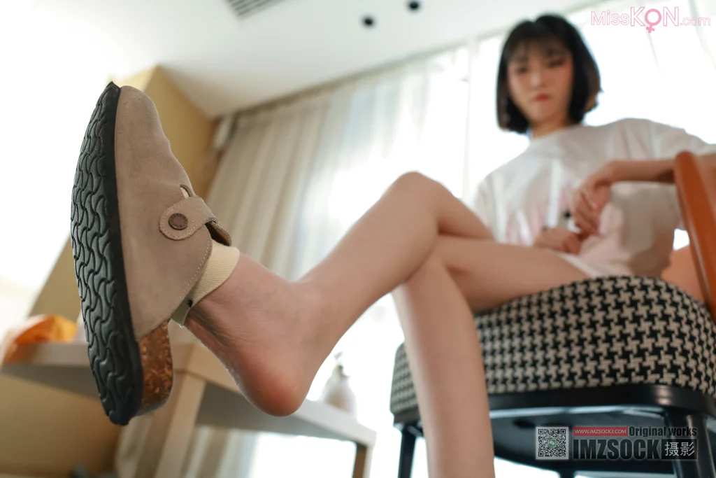 [MZSOCK爱美足] No.346: 秋秋 (110 photos + 1 video) – Page 2