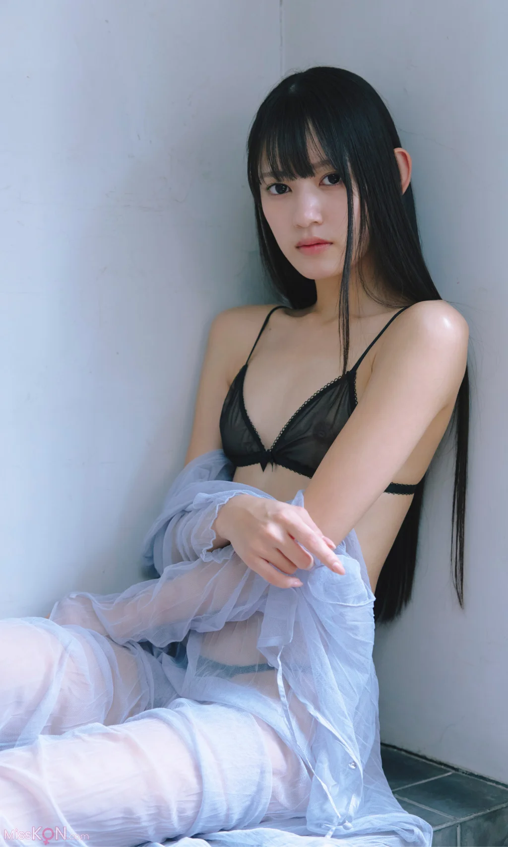 [JP] Umi Yatsugake (八掛うみ):【デジタル限定】写真集「White」（R18版） (92 photos)