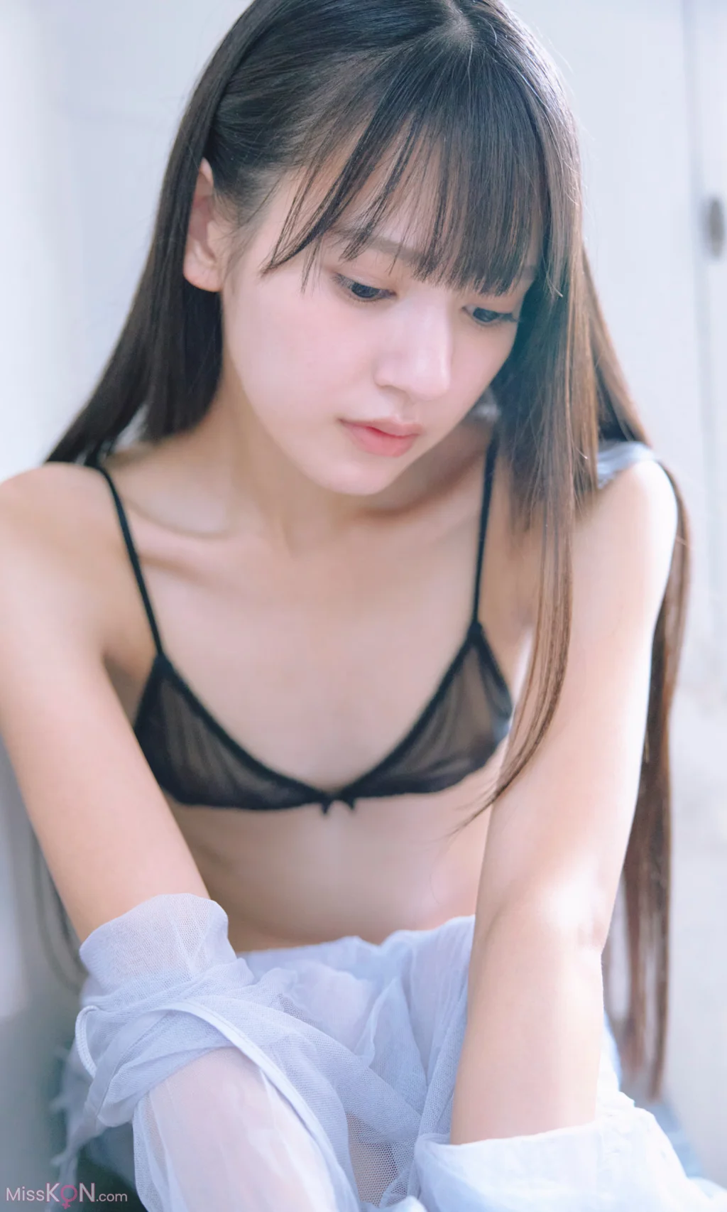 [JP] Umi Yatsugake (八掛うみ):【デジタル限定】写真集「White」（R18版） (92 photos)