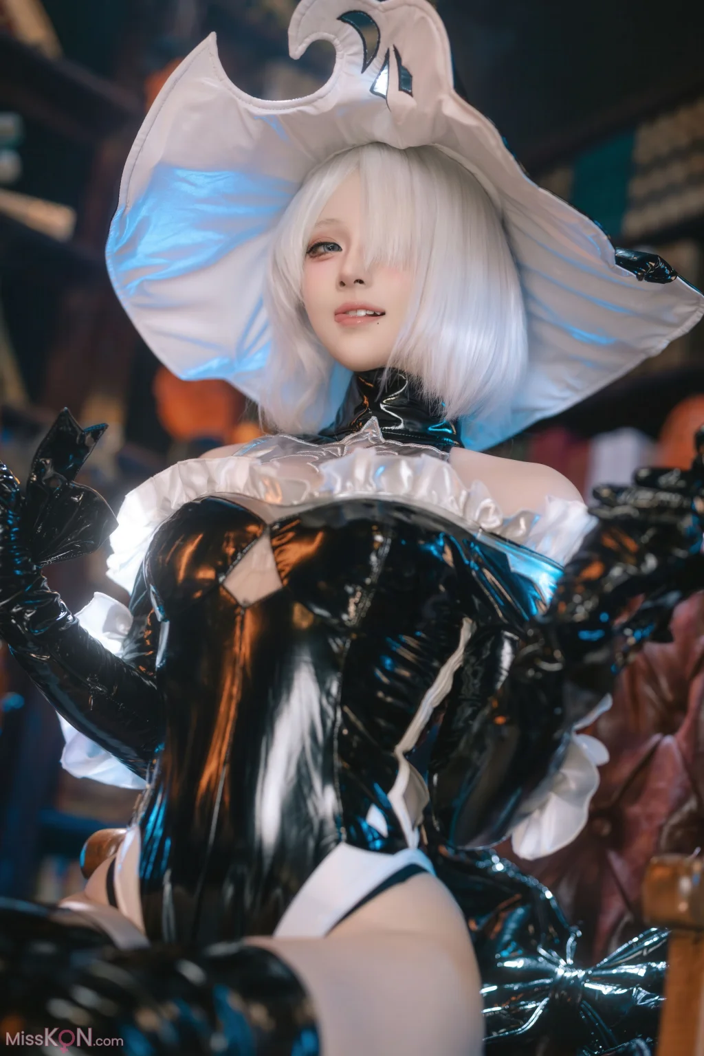 Coser@屿鱼: 尼尔 – 机械纪元 2B 万圣女巫同人 (70 photos)