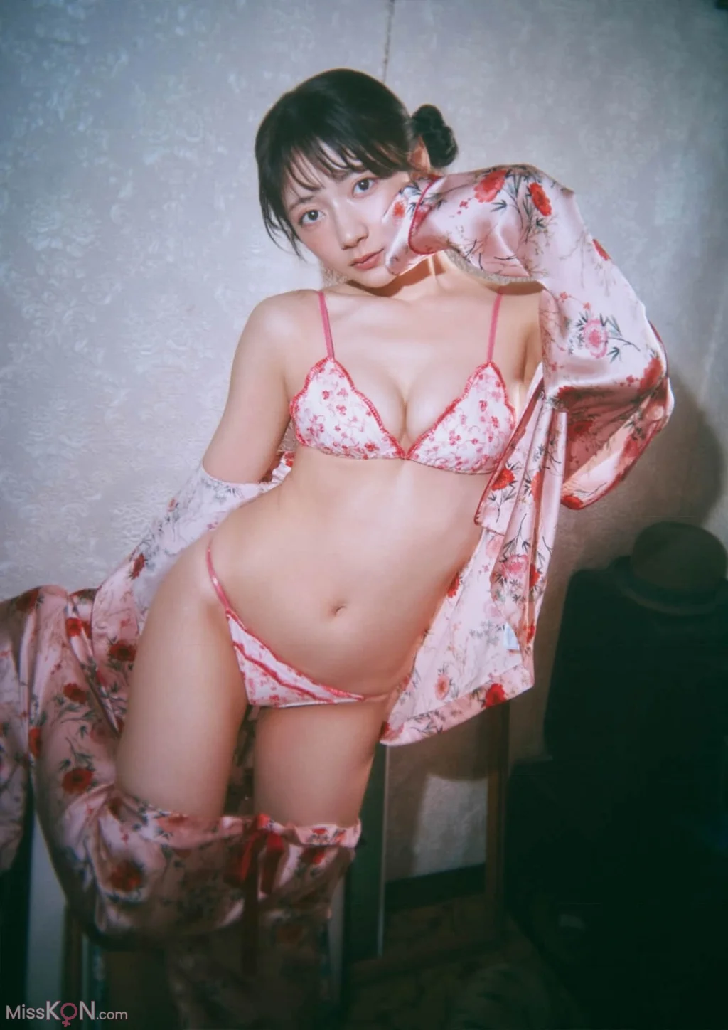 [JP] 尊みを感じて桜井: BRODYデジタル写真集 「toutopia」 (91 photos) – Page 2