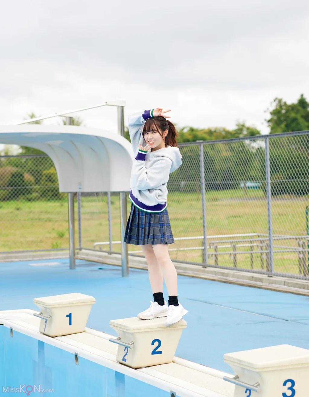 [JP] Sayuri Date (伊達さゆり): 1st写真集 あしあと (121 photos)