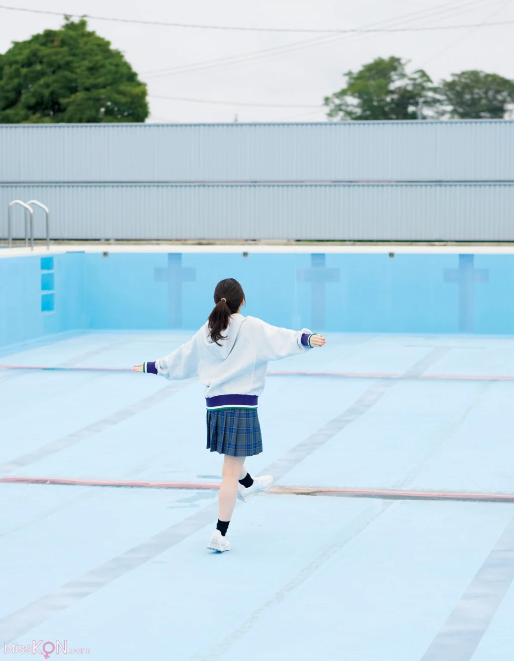 [JP] Sayuri Date (伊達さゆり): 1st写真集 あしあと (121 photos)